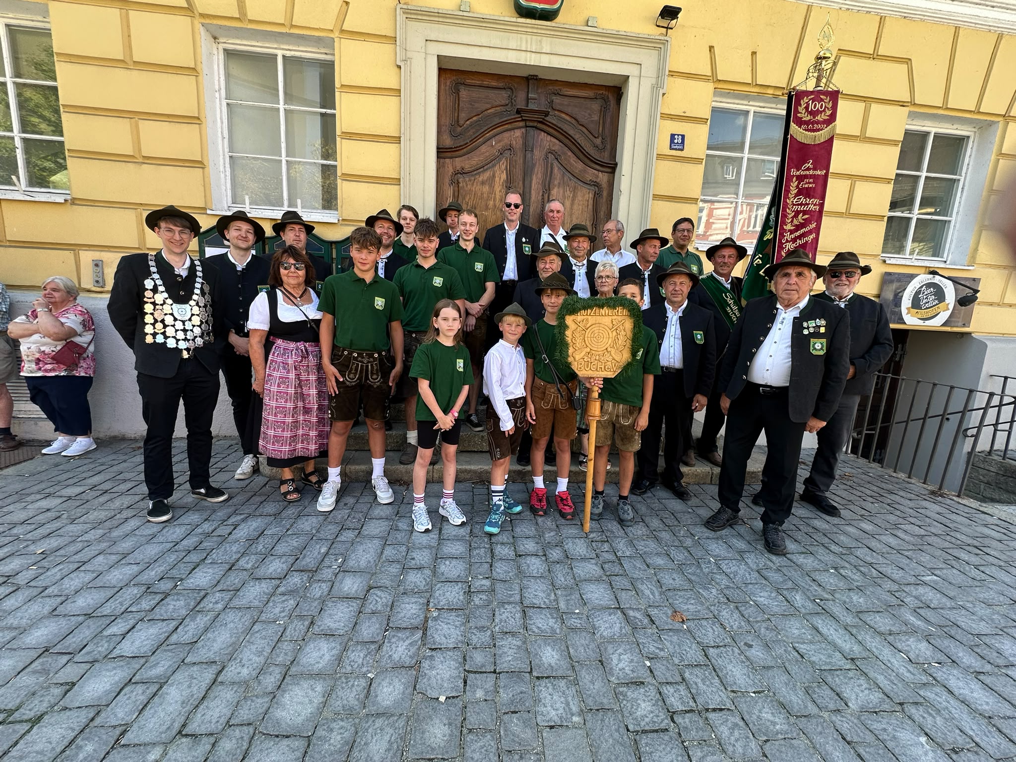 Vereinsaufstellung beim Volksfestumzug 2026
